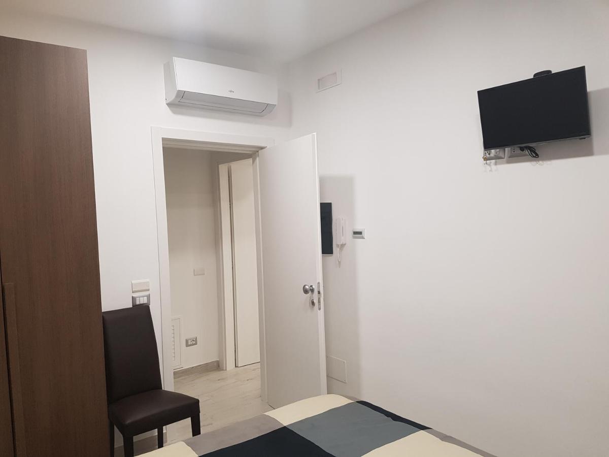 Guest House Via Milano กาตันซาโร ภายนอก รูปภาพ