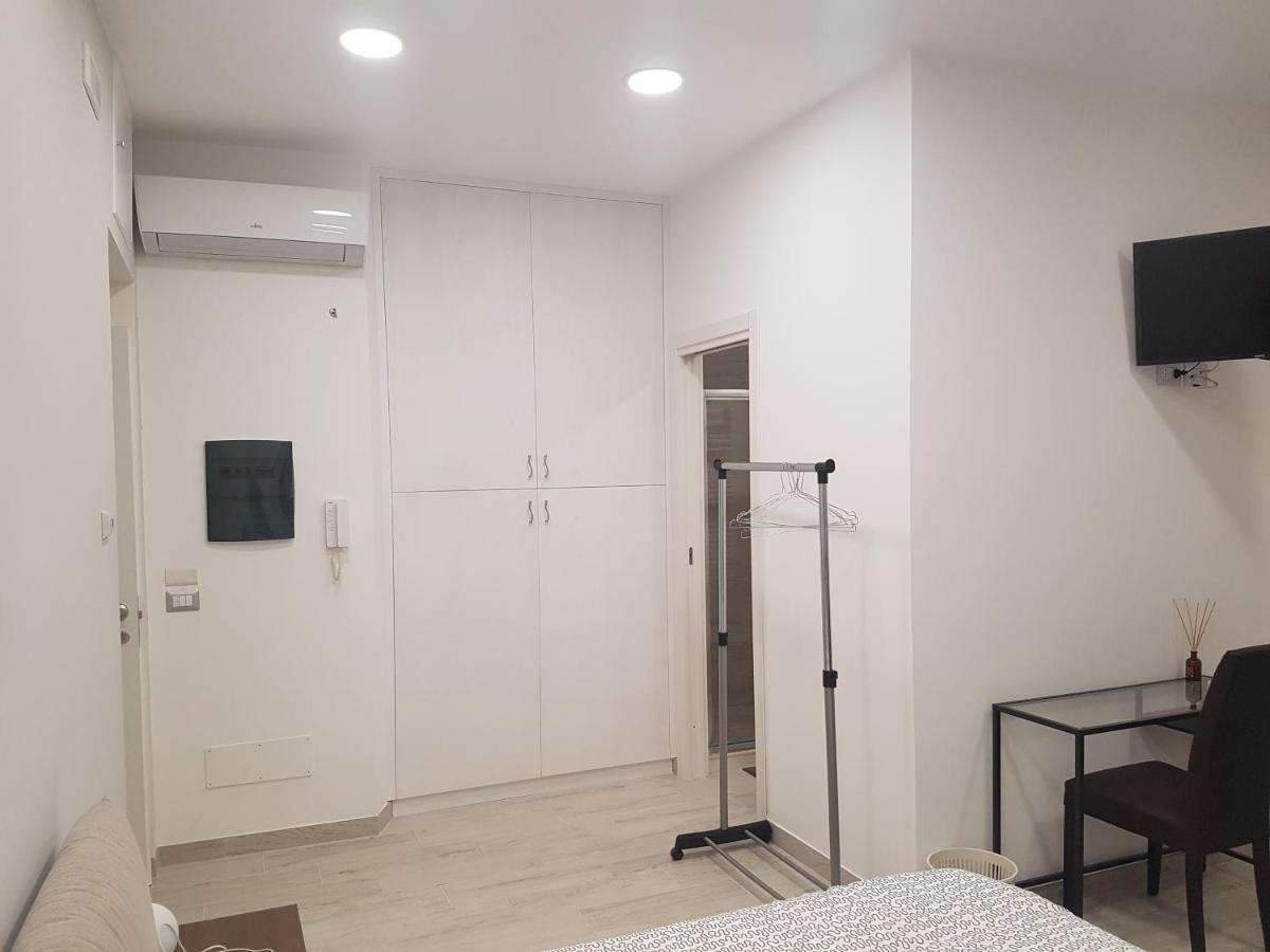Guest House Via Milano กาตันซาโร ภายนอก รูปภาพ