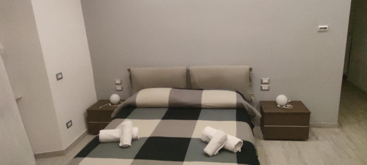 Guest House Via Milano กาตันซาโร ภายนอก รูปภาพ